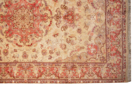 Hand knotted persian Tabriz