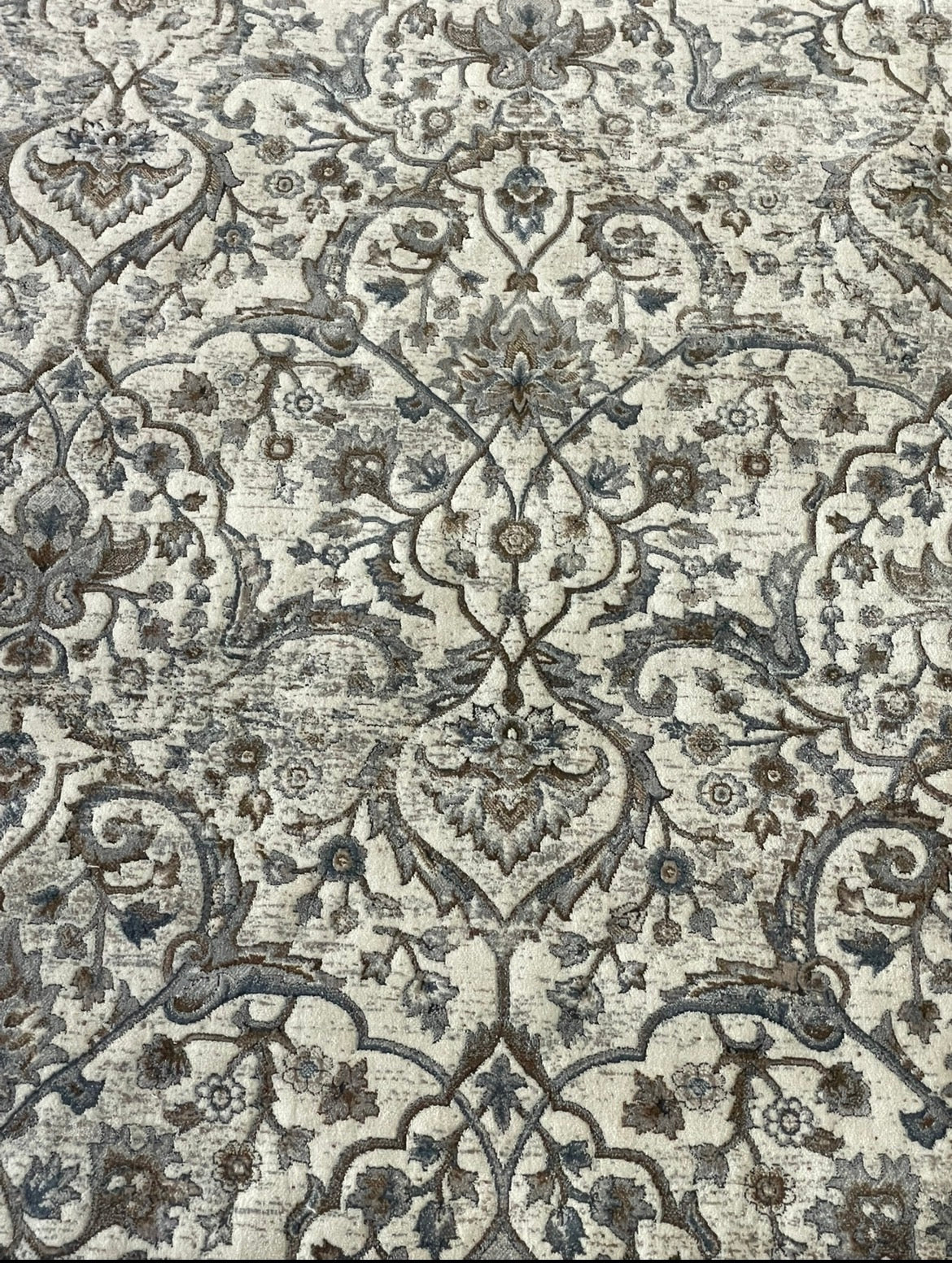 Luxury Vintage Style Distressed Rug – Ivory, Grey & Taupe Traditional Floral Design