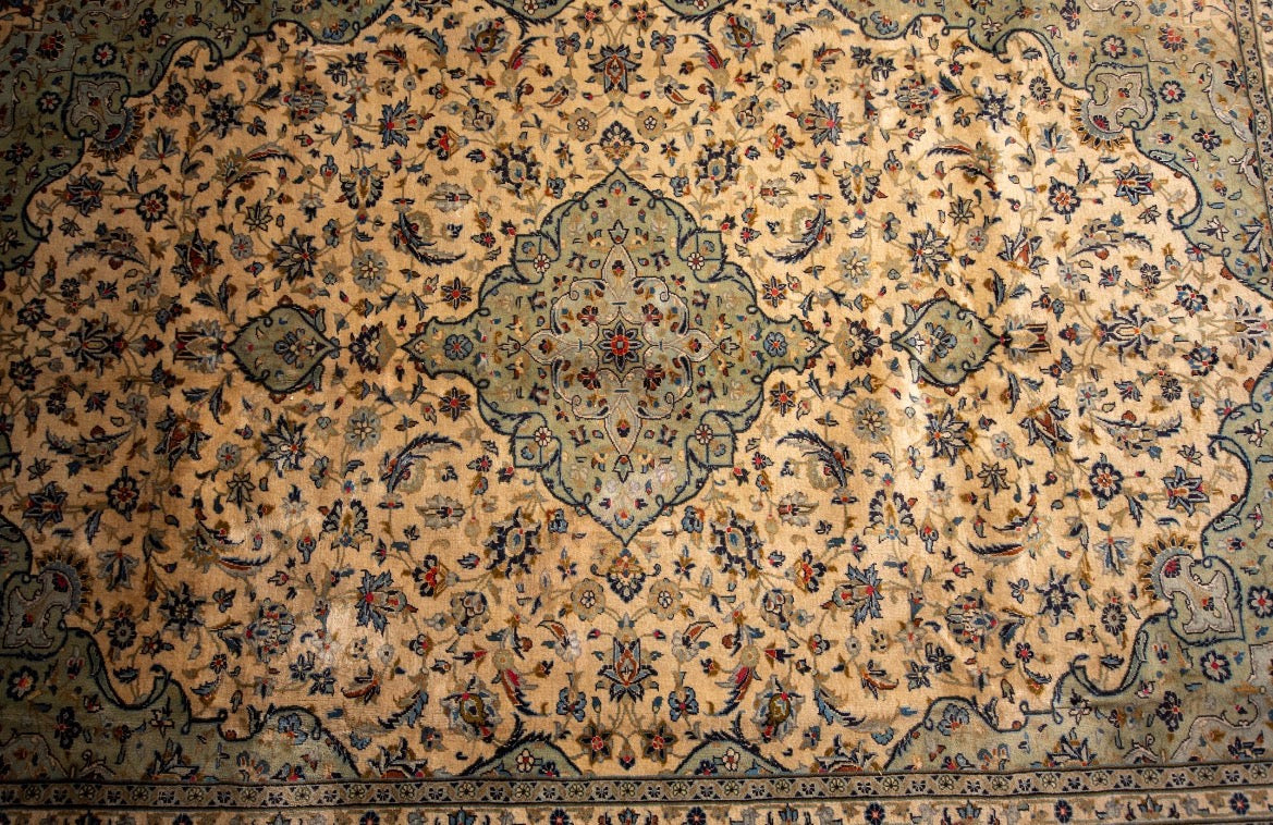 Finely Hand knotted Persian 40Raj pistachio Kashan Rug 335x250