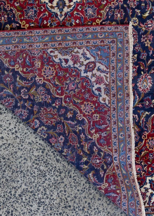 Hand knotted Persian Sarough Rug