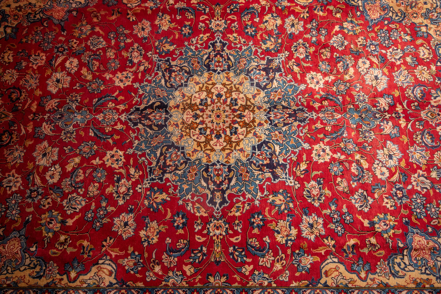 Finely Hand knotted Persian Isfahan Rug