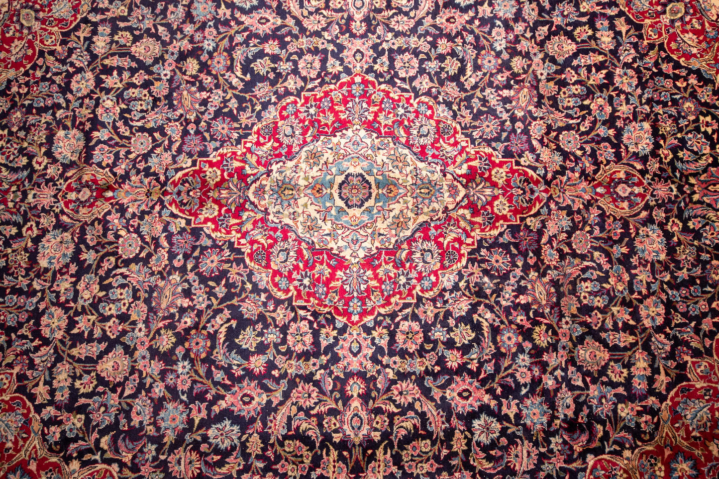Finely Hand knotted Persian Markazi Rug